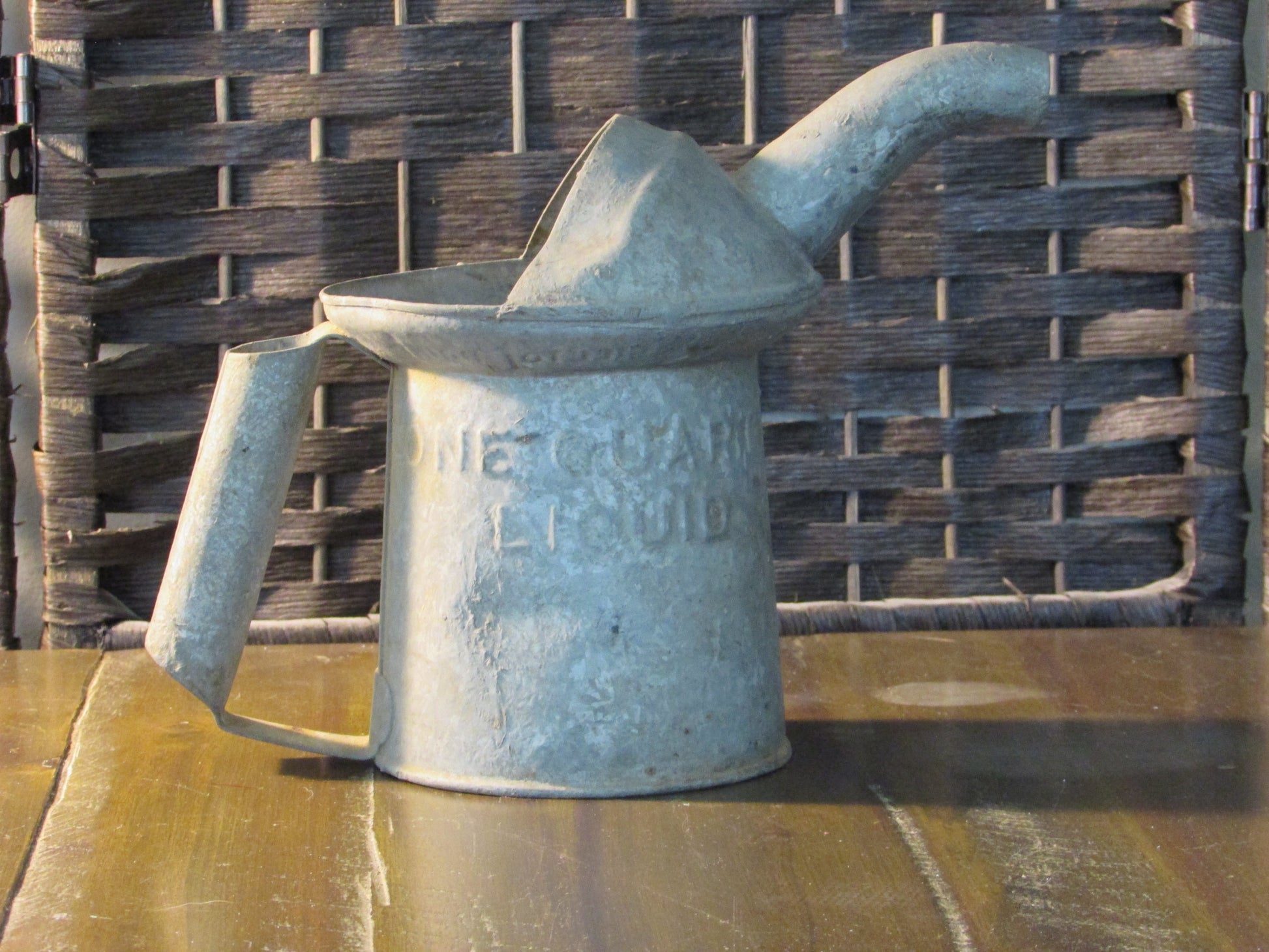 Vintage Oil can\Pourer 1qt.