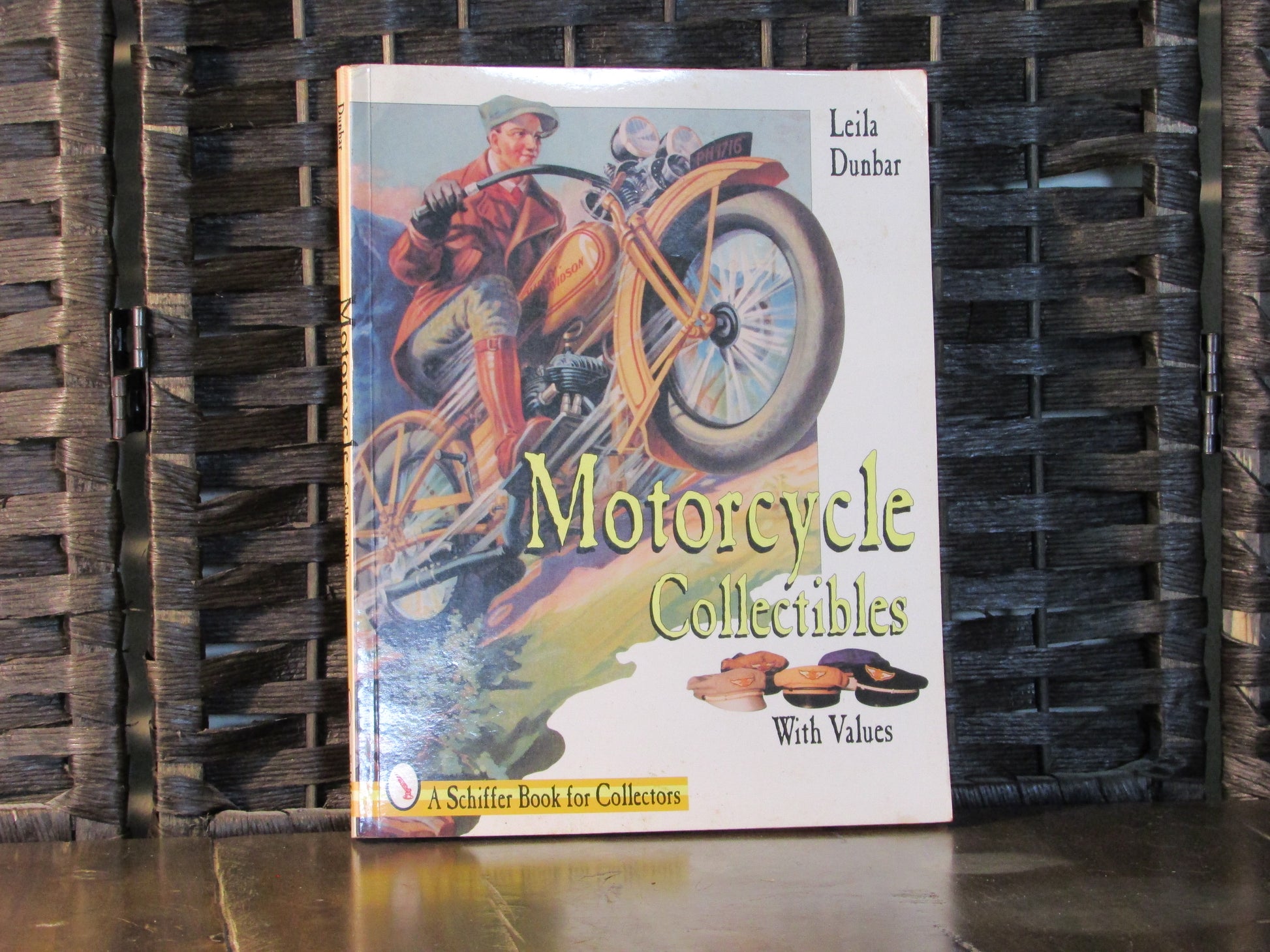 Motorcycle Guide. 1996 Author: Leila Dunbar